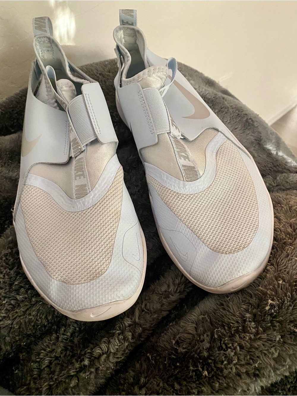 Nike Slip-On Flex Runner Sneakers in Light Blue 7Y Women’s size 8.5